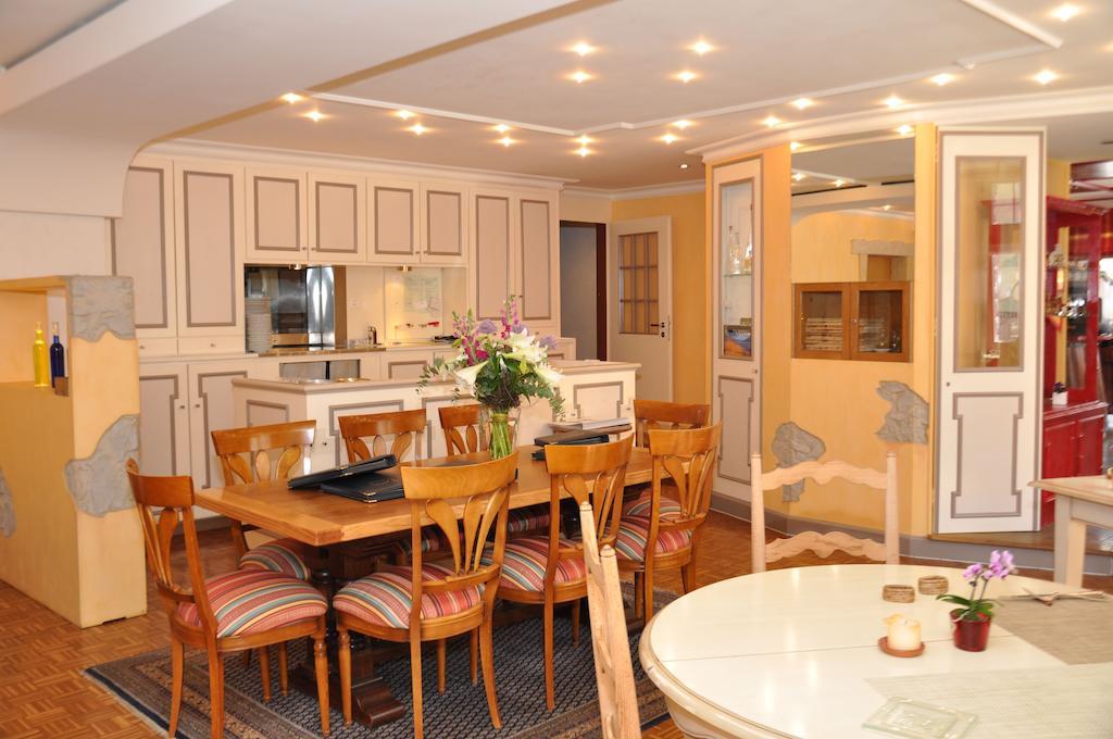 Hotel-Restaurant De La Tour エクステリア 写真