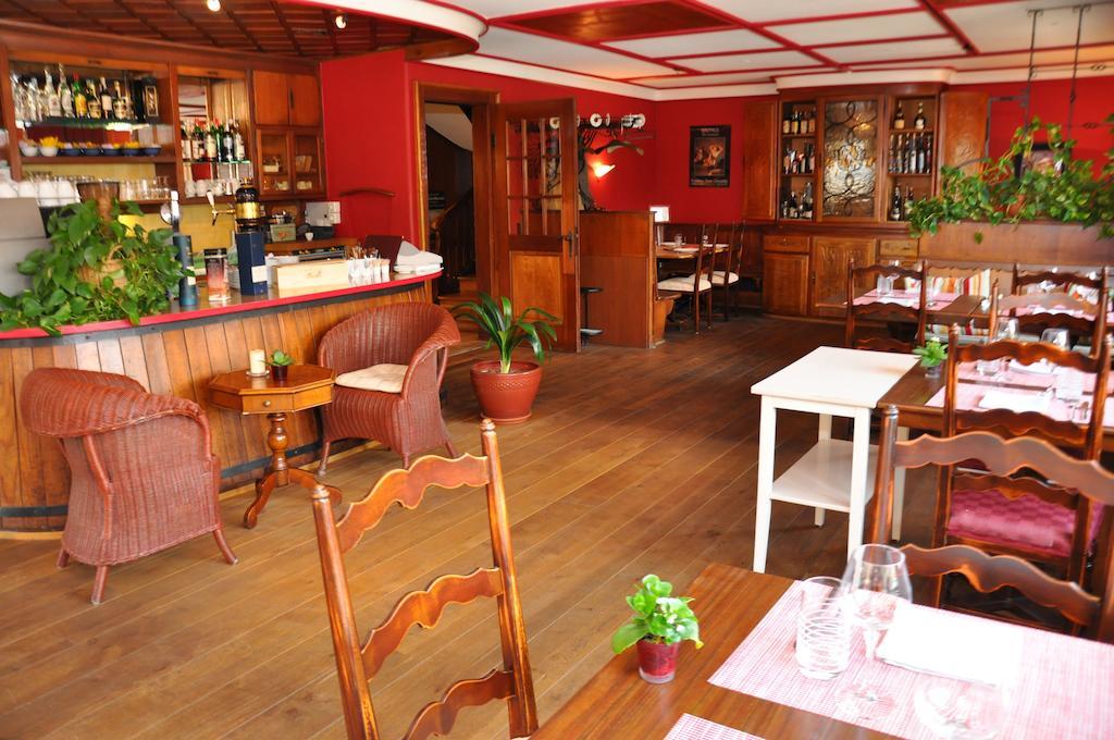 Hotel-Restaurant De La Tour エクステリア 写真